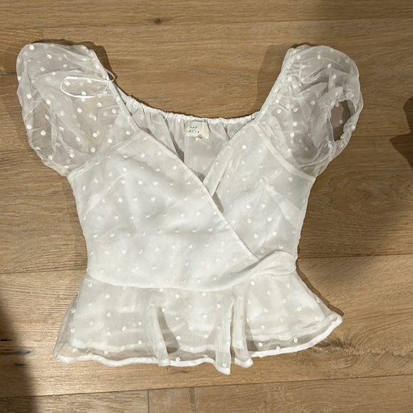 Boutique Polka Dot Cap Puff Sleeve Mesh Sweetheart Neck Peplum Preppy Crop Top - Picture 1 of 1